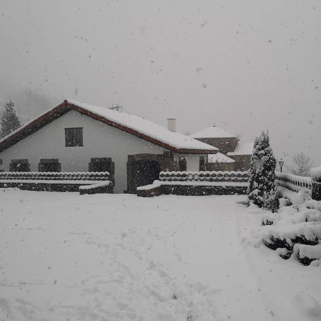 SomiedoEcomuseo's tweet photo. Despedimos el puente con #nieve 
Gracias por visitarnos!
Feliz regreso!
@TurismoAsturias @OficialSomiedo @PSTSomiedo @SomiedoEcomuseo https://t.co/UU0K1cTcZK