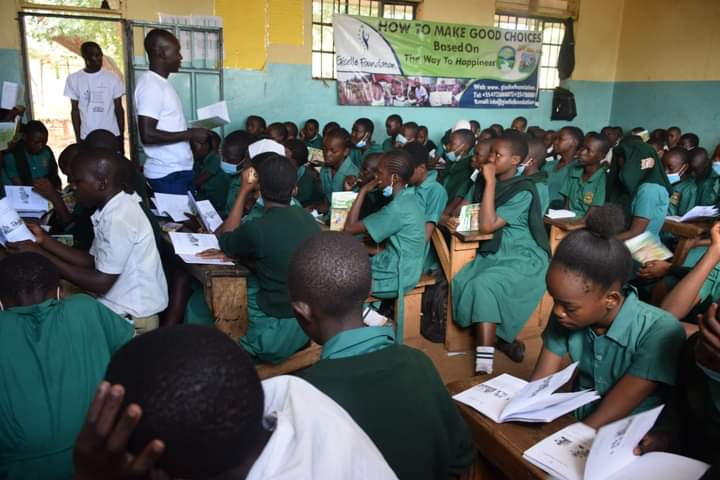 GiselleOrg's tweet photo. Children learn ethical values and behaviors by watching our actions and the actions of other adults they respect, it is thus important that we take them through good ethical training to help them make good choices. https://t.co/amCFgAoPnW
