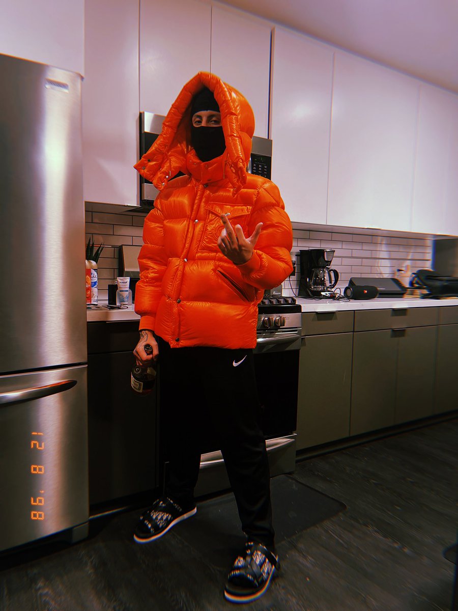 rambowok's tweet photo. I be in the crib treating it like the club I’m anti social bxtchhh https://t.co/QCUsJ2sQMX