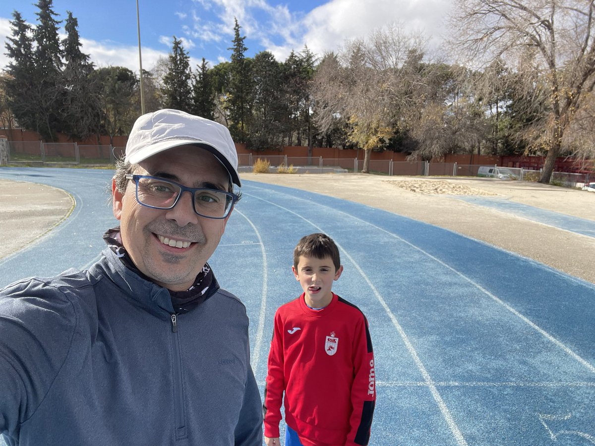 pablocarmenado's tweet photo. Ponme una de felicidad.
Correr con #Chechuman el resto se dan mus 🤣🤣
#Somos7 #Running #Cortacesped https://t.co/429F7iU4sj