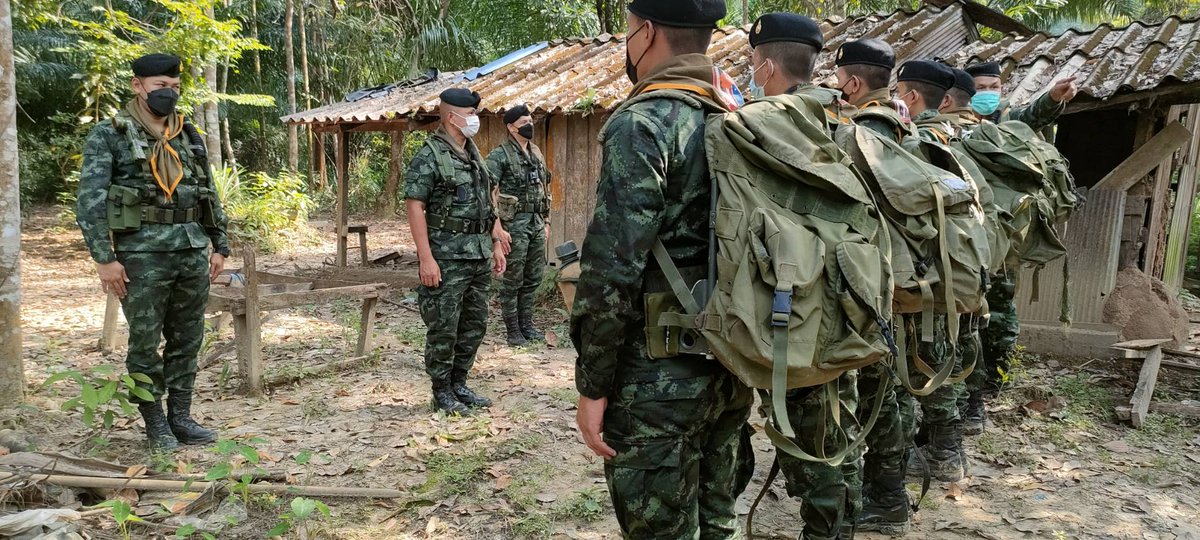 ฉก.ร.๒๕ เมื่อ ๘ ธ.ค. ๖๔ พ.อ. ภูมิพัฒน์ บุญเรืองขาว ผบ.ฉก.ร.๒๕ มอบหมายให้ พ.อ. ศุภชัย สงสังข์ รอง ผบ.ฉก.ร.๒๕ ตรวจเยี่ยมการปฏิบัติงานของ ร้อย.ร.เฉพาะกิจโดยมีการปฏิบัติดังนี้ ตรวจพื้นที่ท่าข้ามที่มีการลักลอบนำเข้า/ส่งออก สินค้าผิดกฎหมายบ่อยครั้งในพื้นที่ ต.ปากจั่น อ.กระบุรี จ.ระนอง