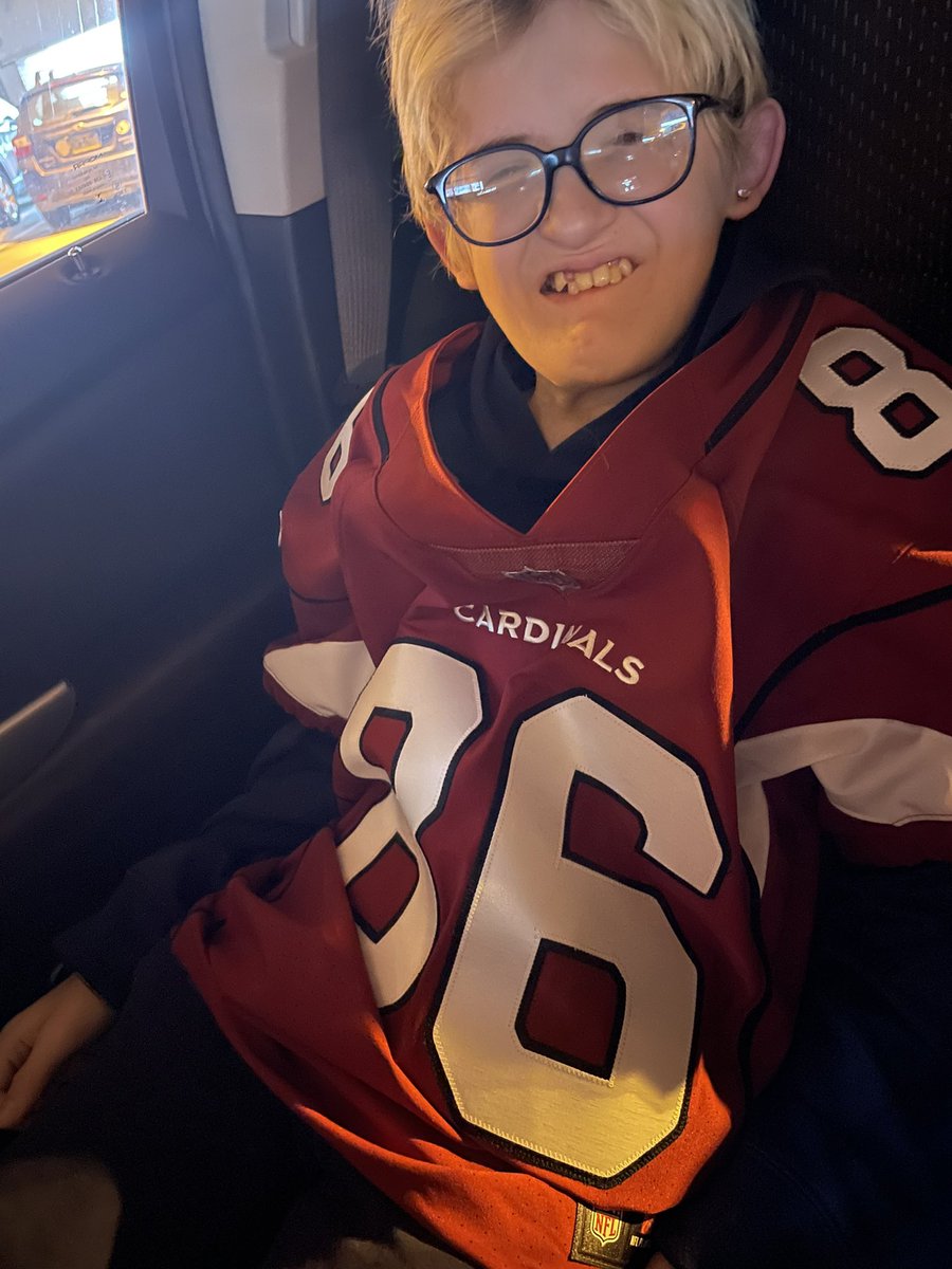 I always wear a <a href="/ZERTZ_86/">Zach Ertz</a> jersey into surgery and today I’m wearing my new one see you guys on the other side 👊