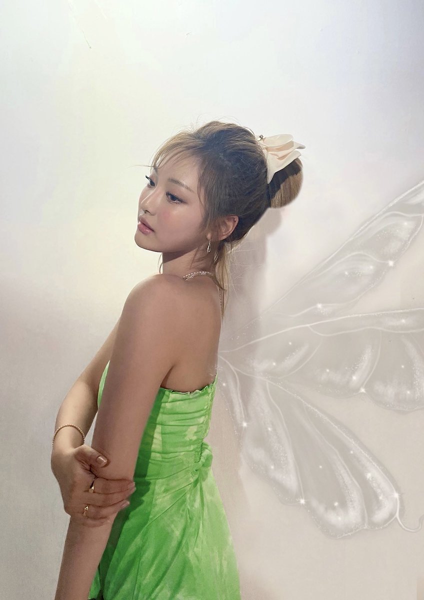 #NINGNING as tinkerbelle