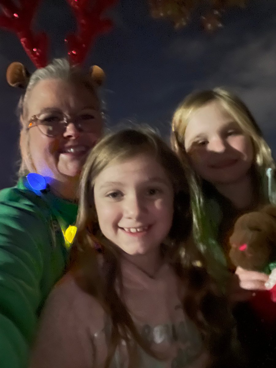 Had so much fun Christmas caroling last night 
<a href="/GlenOaksES/">Glen Oaks Elementary</a>
 #TheGlenOaksWay #MyMISD #MISDLivesKind #GOLivesKind