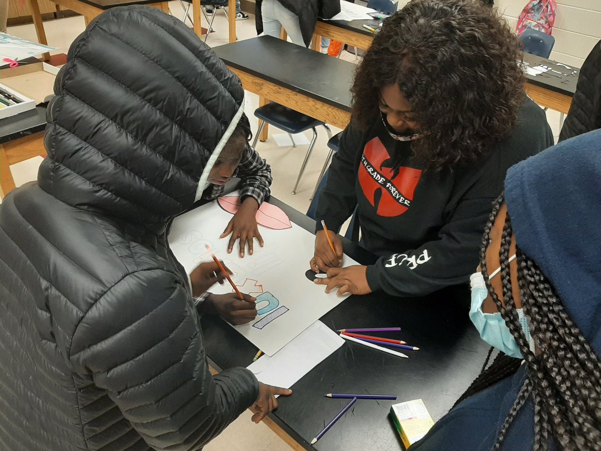 8th grade students are hard at work preparing for their upcoming PBL showcase #LJPrice #Price #PBSA #PBL