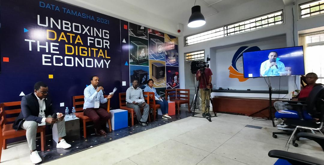 RedefineAfrica_'s tweet photo. National Census and Digital Economy - an insightful session on the 6th census after independence. The first census ever to be done digitally in #Tanzania.
@dLabTz @UNFPATanzania @NBSTanzania
#DataTamasha2021 #UnboxingData https://t.co/4e19tYvXDw
