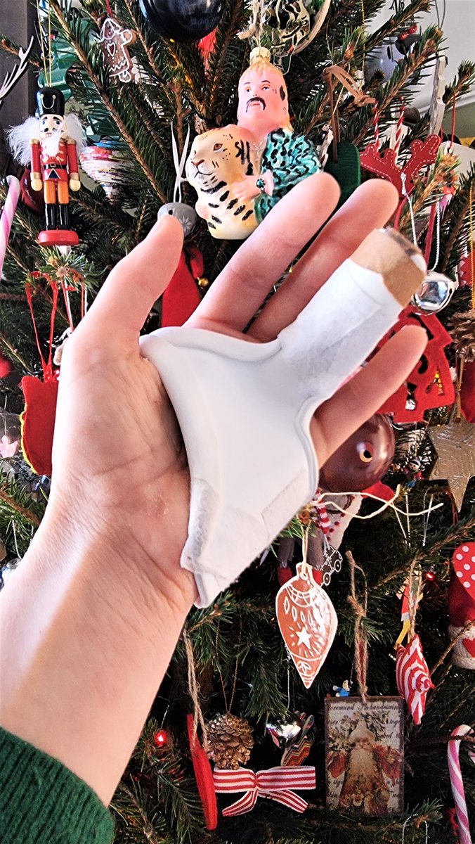 XmasGamesShop's tweet photo. We can only apologise for how quiet we've been on Twitter this season! Jodi runs TCGS in her spare time, and amongst other things has been coping with a broken hand (not easy to use the computer!)

Thank you for continue to buy from our #Etsy shop this year &amp; Merry December!🎄 https://t.co/wMZY6VS3lQ