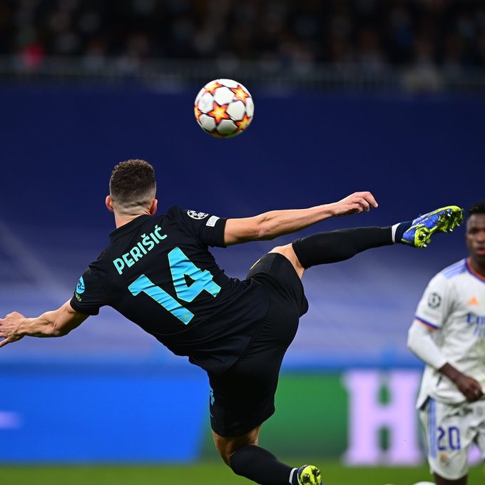 Inter_br's tweet photo. 🇭🇷 | PERISIC
💪💪
#ForzaInter #RealInter https://t.co/xL1pe8wnnB