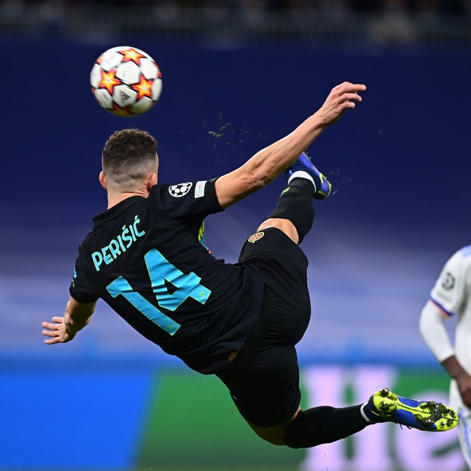 Inter_es's tweet photo. 🇭🇷 | PERISIC
💪💪
#ForzaInter #RealInter https://t.co/ci6GAQwZFH