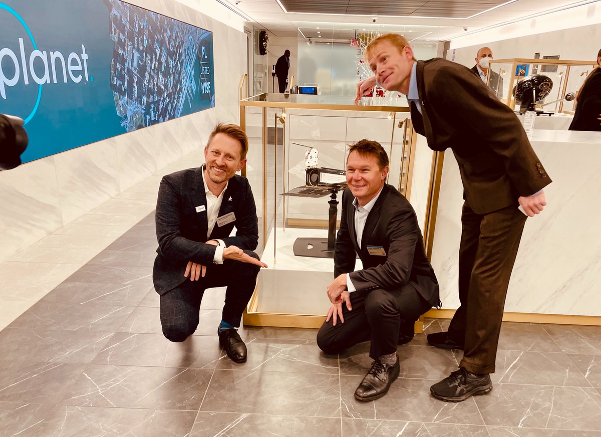 Will4Planet's tweet photo. Ok it’s the big day! In the big 🍏 to ring a big 🔔. 

$PL !!!

@planet @nyse @schingler https://t.co/k0ipb0soLs