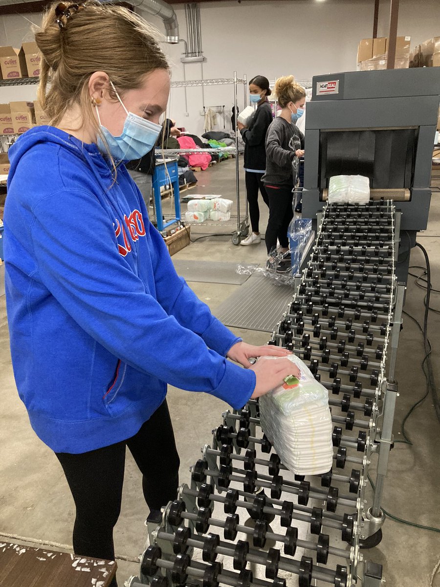 STAAlliedHealth's tweet photo. STA HOSA students sorted 12,400 diapers at Happy Bottoms to benefit families in the Kansas City area Monday afternoon. @happybottomsorg @STAAlliedHealth STAexcels https://t.co/AxCqdx8qXK