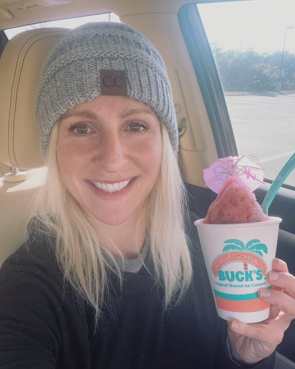rachelbelkin's tweet photo. What’s better than a sunny day? A sunny day with a @bahamabucks shaved ice. And even better than that?  A FREE shaved ice!
 https://t.co/x11J3TWtTo #austinlife #bahamabucks #beecavetx  #atxtreats #atxlife  #atxwinter #atxweather #atxblogger #atxfree #sourstrawberry #laketravistx https://t.co/wxbOuhl3NH