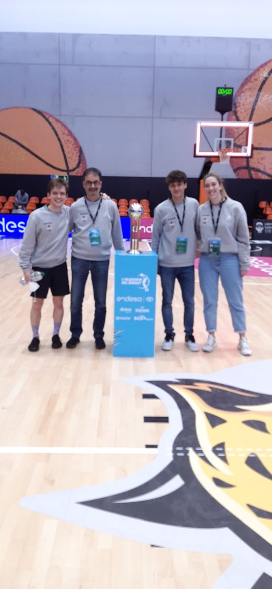 PRV1965's tweet photo. Enhorabona
@Gerard11C @RogerTarrago 
Julia soler
Jordi serra
Equip infantil A!!!!
Adn manresa https://t.co/eMhxy5uyuB