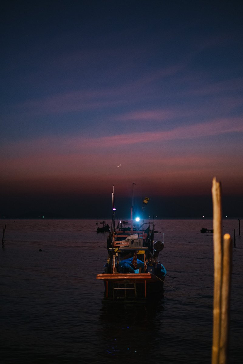fiingfaang's tweet photo. meet me when the sun goes down 💗🦋

#fingfangstory #รีวิวบางแสน https://t.co/R5Jh082AVn