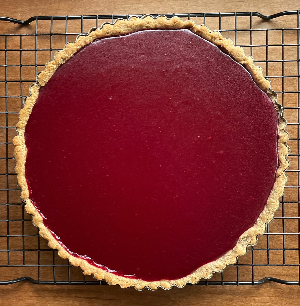 JoanneStekler's tweet photo. My blackberry curd tart recipe, which is an adaptation of the NY Times cranberry curd tart, is currently going crazy on reddit. So gonna post it here too... #doctorslife #docswhobake
https://t.co/nHuzb50Nvx https://t.co/na8jwQ8qYY