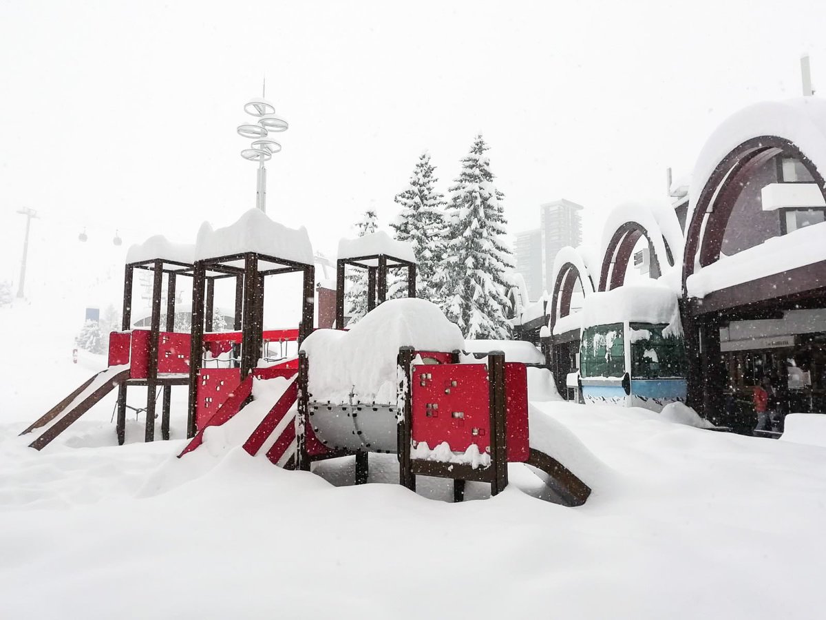 Les Menuires tweet media