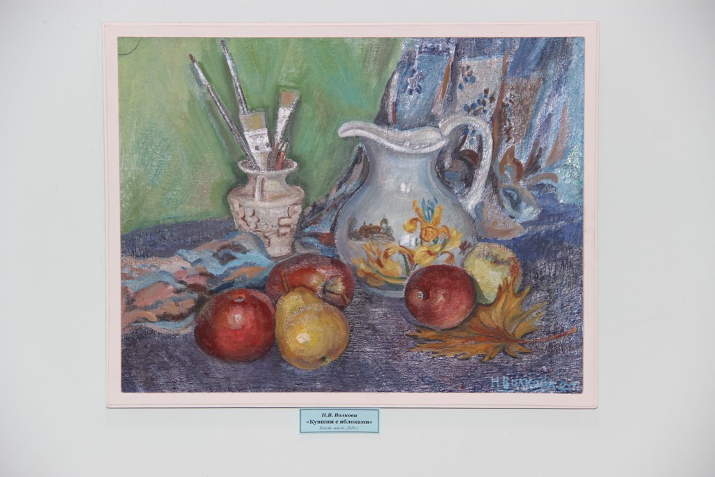 Новая выставка в музее «Родные мотивы» Живопись и графика Надежды Волковой
В творчестве Надежды Волковой все исходит от сердца, она искренне и безыскусно пишет то, что ей дорого, поэтому у многих работ хочется задержаться и поразмышлять.
Продолжение ahkm.ru