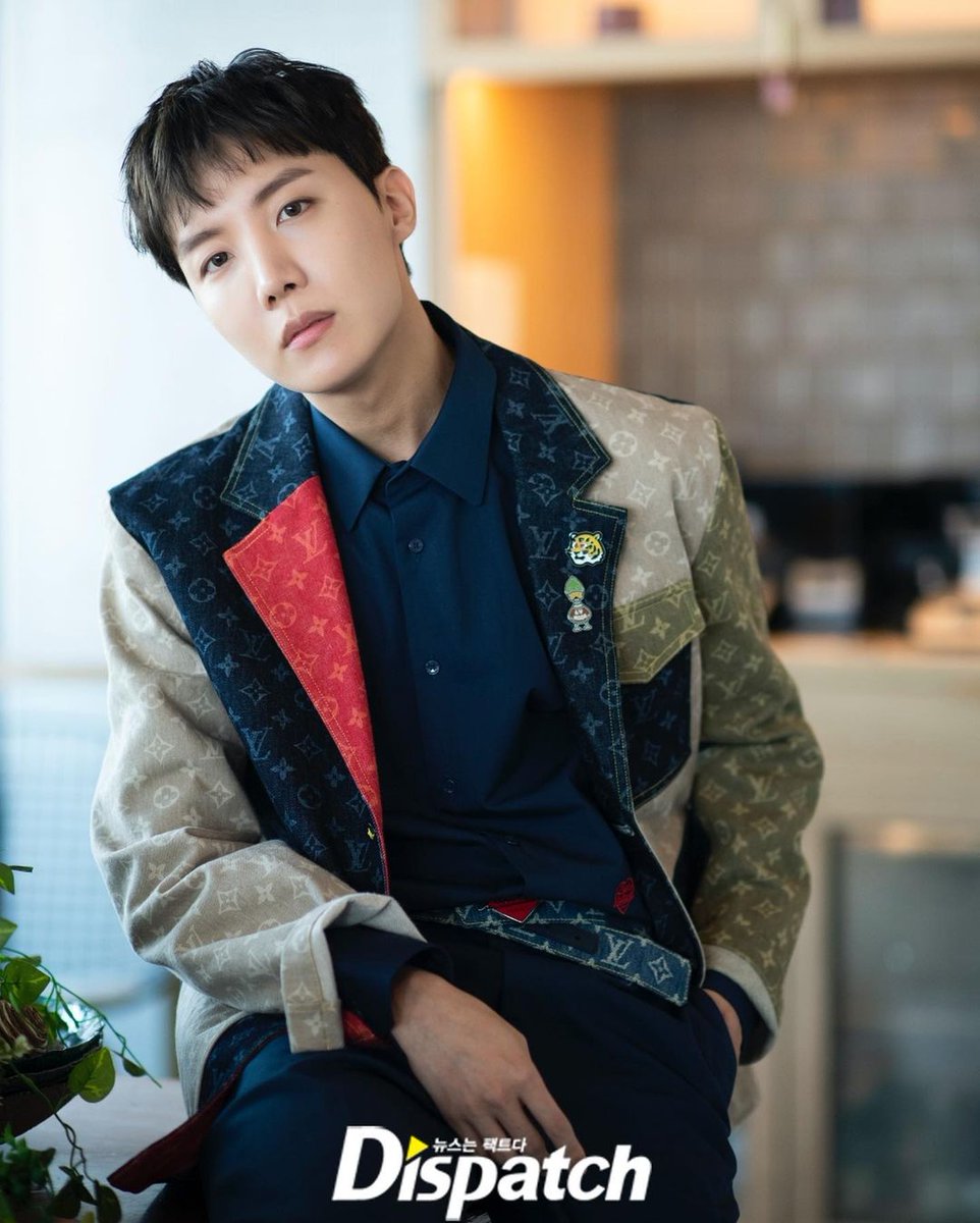 borahae7183's tweet photo. [📸] JUNG HOSEOK x Dispatch

#BTSxDISPATCH #dispatchxbts #Dispatchkorea #BTS #BTSJHOPE #JHOPE https://t.co/Dnj9leRCFe