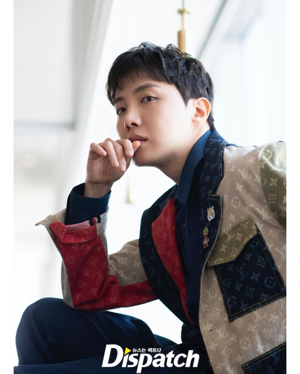 borahae7183's tweet photo. [📸] JUNG HOSEOK x Dispatch

#BTSxDISPATCH #dispatchxbts #Dispatchkorea #BTS #BTSJHOPE #JHOPE https://t.co/Dnj9leRCFe