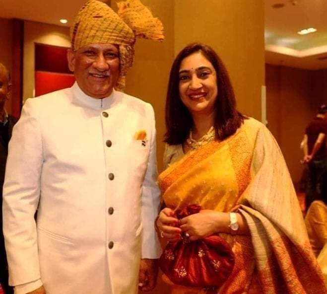 DEVKINANDANRAT5's tweet photo. #बेहद_दुःखद😢
#एक_सच्चे_देशभक्त_के_निधन_से_मन_बहुत_दुःखद😭😭
देश के पहले CDS Gen. 
सैन्य क्षेत्र में श्री विपिन रावत जी द्वारा दिए गए योगदान के लिए उन्हें सदैव याद किया जाएगा।
मैं ईश्वर से प्रार्थना करता हूं कि सभी पुण्यात्माओं को शांति व परिजनों को दुःख सहन करने की शक्ति प्रदान https://t.co/1sLY98AcTQ