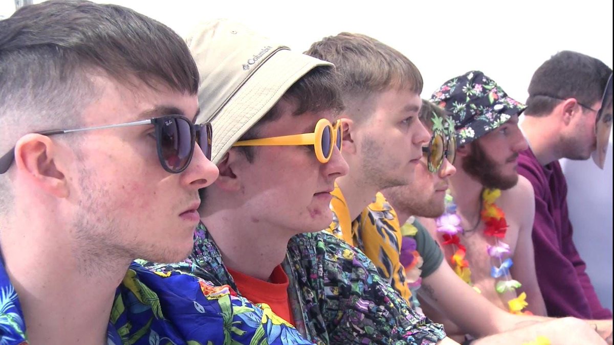 SlixUk's tweet photo. 🎥 Maga video is now live🎥

Our first ever music video is now out on YouTube for ‘Maga’ ☀️ we had loads of fun filming this and can’t wait to show more 👀 Big thank you to @harrycardiff helping us and for the cameo 🌴 
Make sure to like and subscribe for some more sexy content https://t.co/SljBL0k5B5