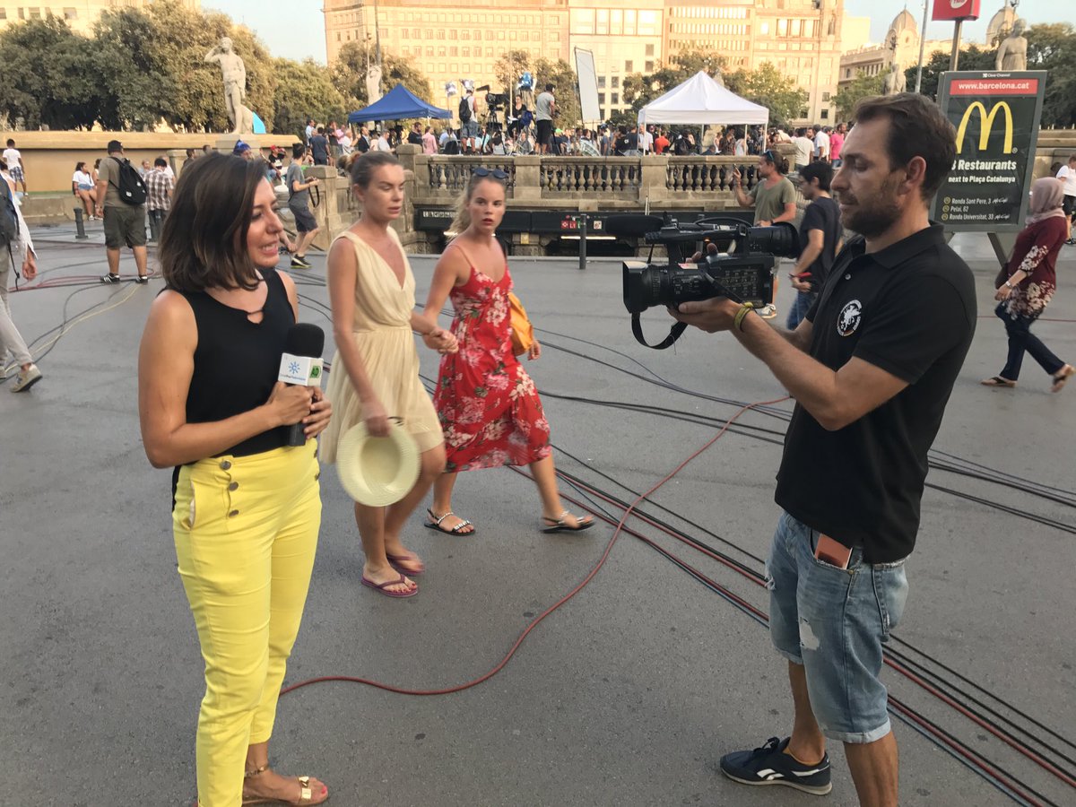 LolaTrigoso's tweet image. Atentado en Barcelona, incendio en Doñana, tren descarrilado en Arahal... siempre estuvimos donde había que estar. Y siempre #enquipo. Gracias ⁦@adirecto⁩ #AD600.