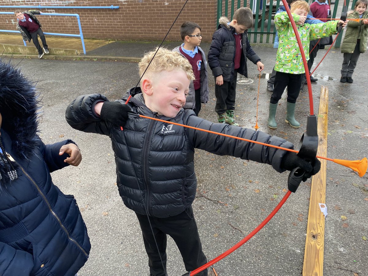 church_prim's tweet photo. Had a great afternoon of #physicalactivity with @Y2church_prim as we tackled #archery 🏹 🎯 & bikes 🚴 @PEchurchprim1 @NiallO7Brien @archerygb @EmilyCycle @BikeFutures #physicalactivity https://t.co/uXtOZHbtNo