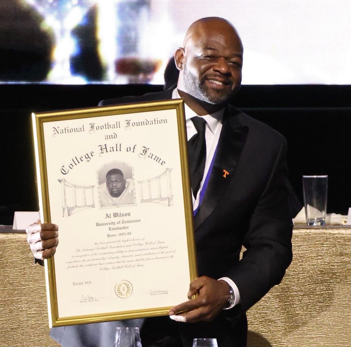 Retro Vols tweet media