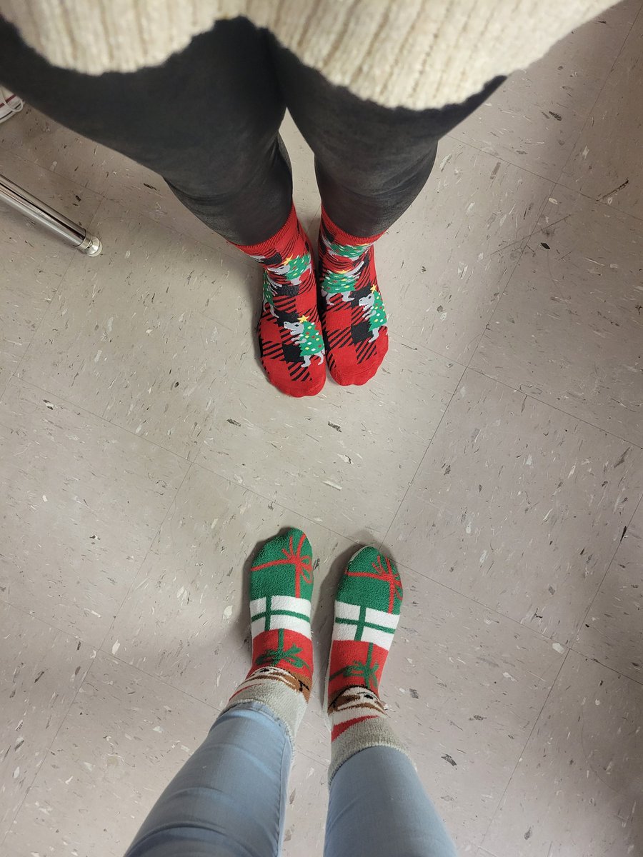 ellsworth_sci's tweet photo. Day 3: Holiday Socks 🦥🦖@miss_barrientos
#ljhproud #lovemylisd https://t.co/jQJzm2KW8C