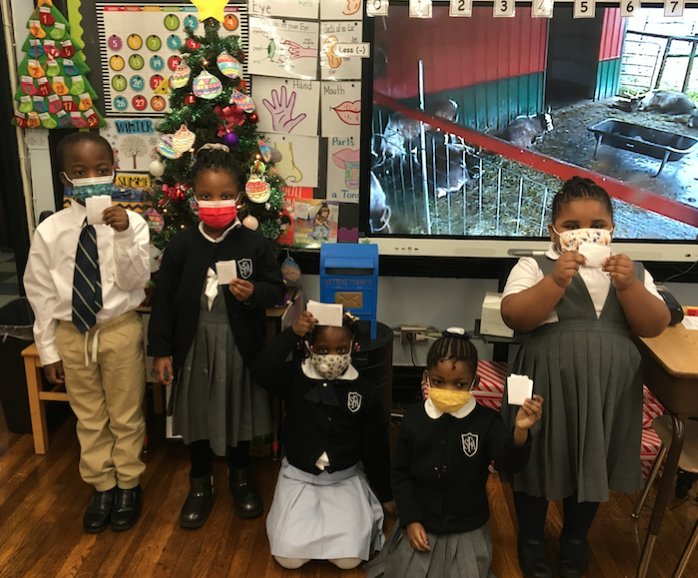 MurraySFABX's tweet photo. Kindergarten wrote Letters to Santa. #LetterstoSanta #NorthPoleExpress #SFABronx #Kindergarten https://t.co/crocJx0uAc