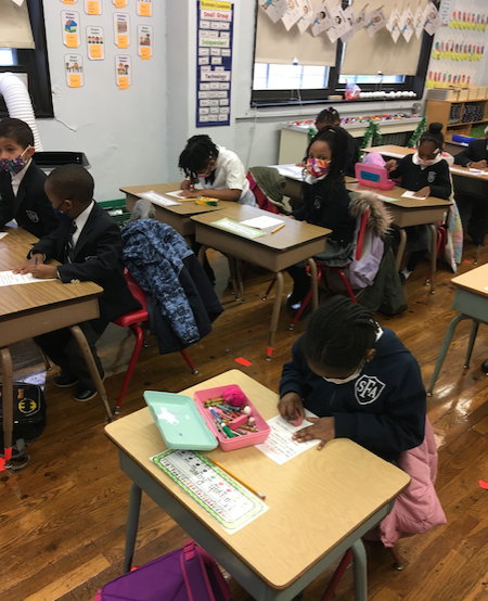 MurraySFABX's tweet photo. Kindergarten wrote Letters to Santa. #LetterstoSanta #NorthPoleExpress #SFABronx #Kindergarten https://t.co/crocJx0uAc