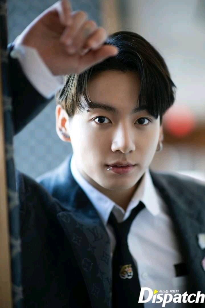 Manat_Mohammed's tweet photo. WAIT A DAMN MINUTE<3

#BTSJUNGKOOK https://t.co/ueDyGTJL6W
