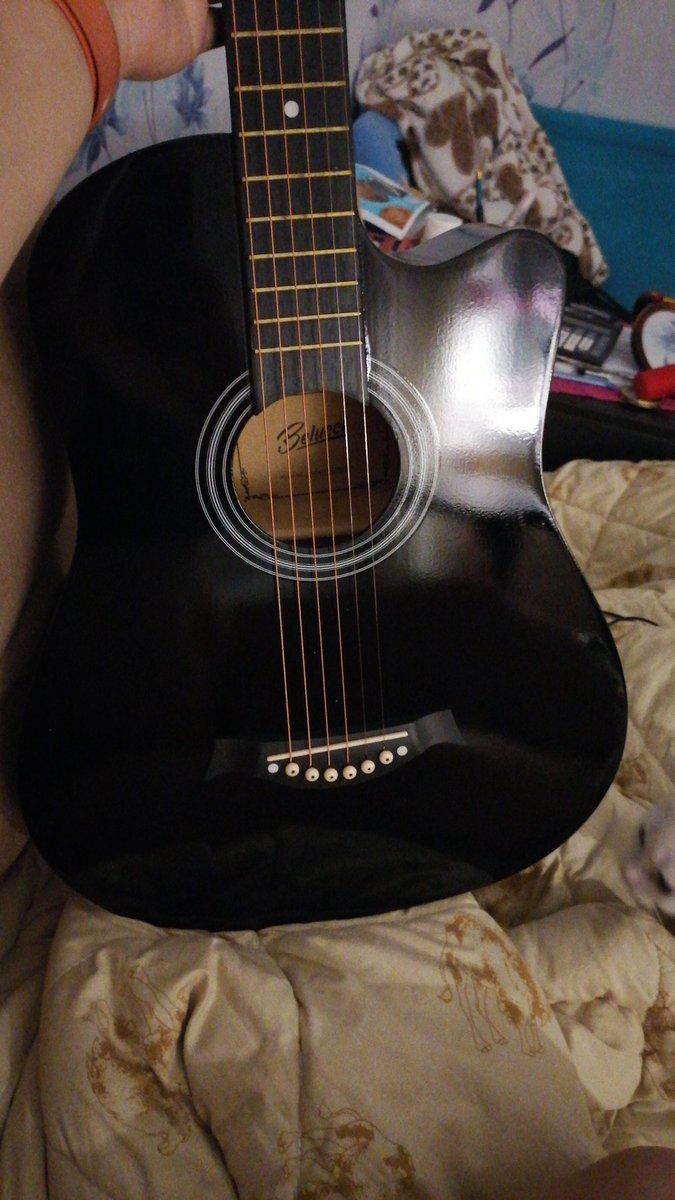 YuLeen88's tweet photo. and again for training... Today I started to learn the song Franz Ferdinand - Take me out...
#guitar #practice #guitar_practice https://t.co/eqyVBpwfay
