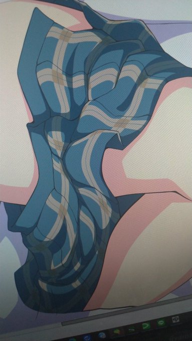 別に誰も見てないであろうスカートの柄にめっちゃ時間食われた 