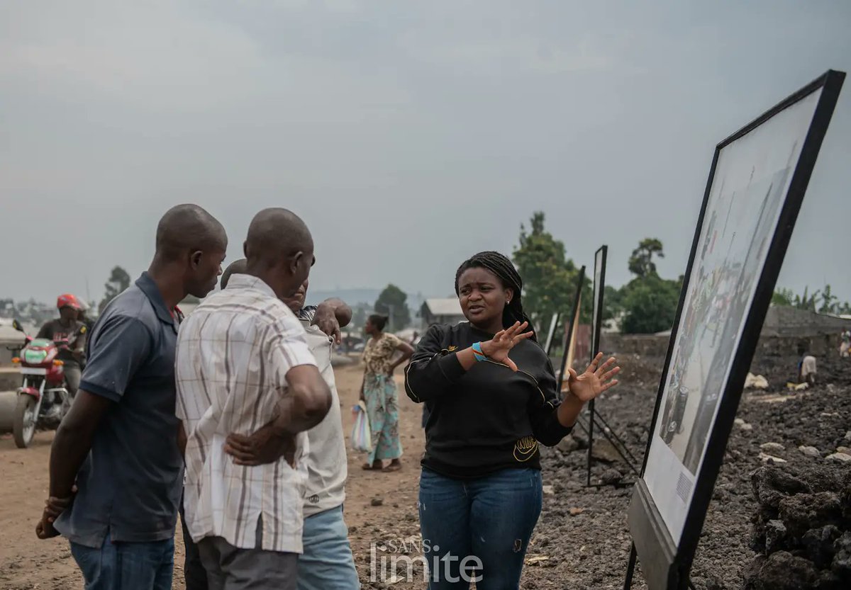 ArletteBashizi's tweet photo. 2nd day of the exhibition "Sans Limite" in Buhene, same desire and atmosphere for the population of this area which doesn't often have access to exhibition rooms.We receive everyday people of all categories, children and adults, students and workers. 
We are open from 9am to 3pm https://t.co/koBk1sVqPW