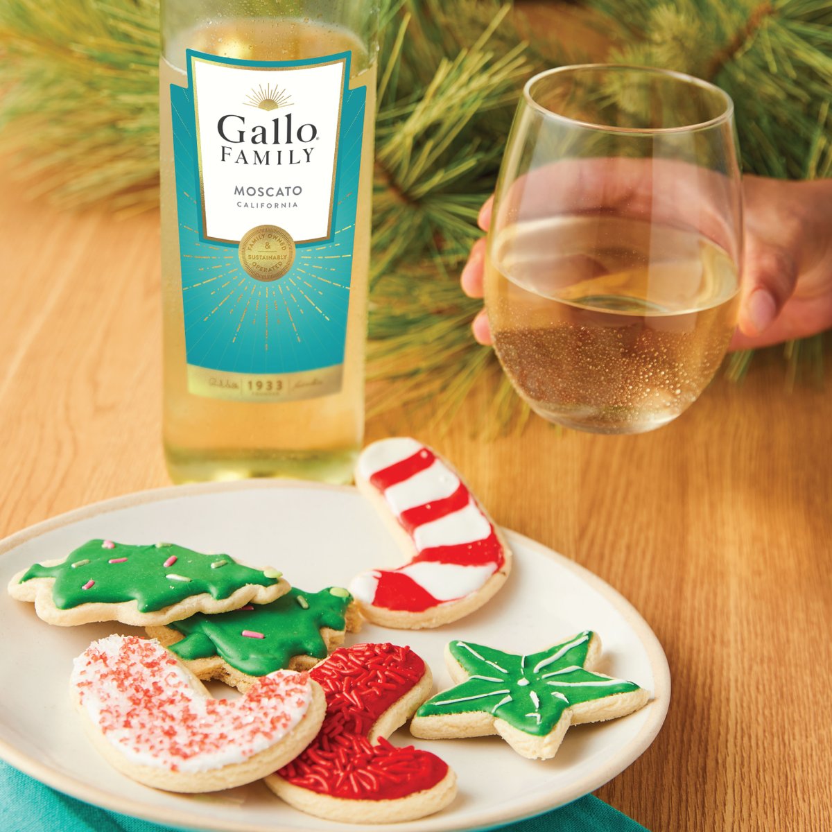 A sweet treat in more ways than one! Pair frosted cookies with a glass of sweet Gallo Family Moscato. Do you have a go-to holiday cookie recipe? Comment and share! 
#GalloFamilyVineyards
#Moscato
#HolidayCookies
#HolidayReceipes