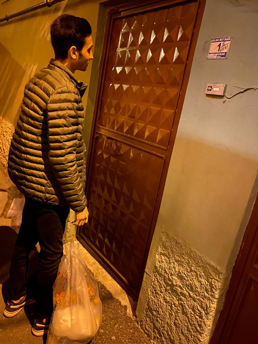 Sefkatelcileri's tweet photo. Aralık Ayı için Yardımseverlerimizin Bağışlamış olduğu 2 Adet Kurbanlık 10 Adet Gıda Paketi,Çorbalık Tarhana, ve tatlı yardımlarını. 10 İhtiyaç Sahibi Ailelere Teslim Ettik Çok Şükür. 🤲🏻 bu ay da bizleri elçi olarak görevlendiren yardımseverlerimizden Allah razı olsun. https://t.co/vzIRjWtebJ