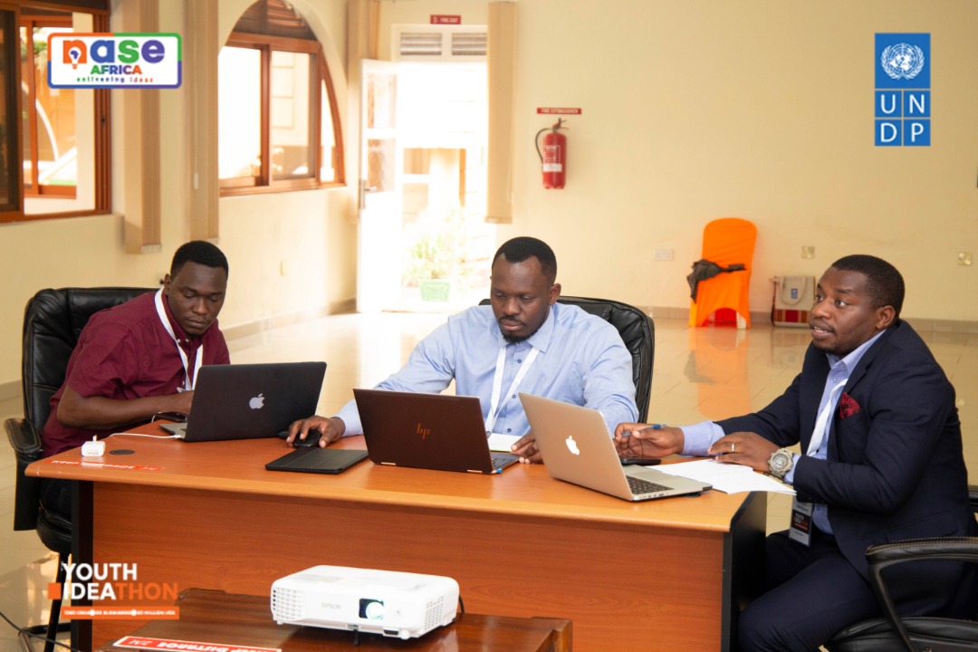 HashimMuniir's tweet photo. Man its intense, EDUCATIVE and fun. Day 2 closing here at the #nasebootcamp for the #YouthIDEAthon @NASE_Africa https://t.co/2zexifzZV3