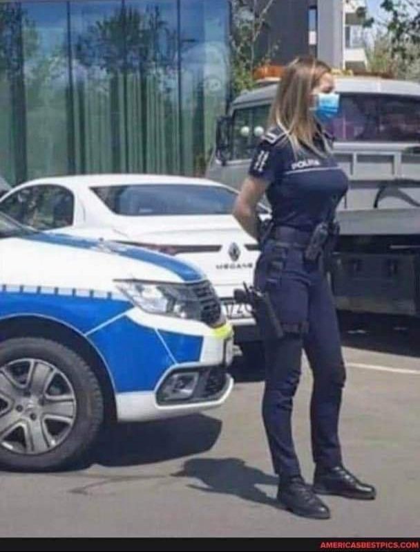 SamGH98239545's tweet photo. I Went Out To Buy Bread....When I Saw Her....I Decided To Steal It 
🤔🤔🤔🔒🔒🔒
🤣🤣🤣🤣😱😱 https://t.co/4HGowrGmUk