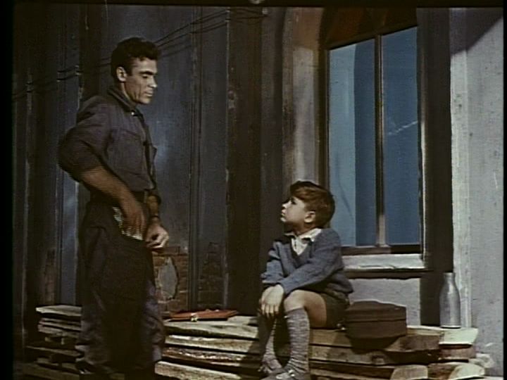 lunarscp's tweet photo. Young violinist Sasha and worker Sergei...
'Katok i skripka / The Steamroller &amp; the Violin'. (1961) 
Graduation project of Andrei Tarkovsky.

#LostInTarkovsky https://t.co/pyTuRzytIx