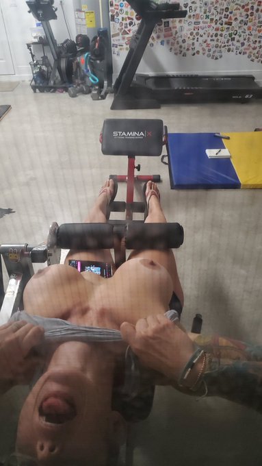 Wanna peak through the window of my gym? https://t.co/yGBQfmL3Gg