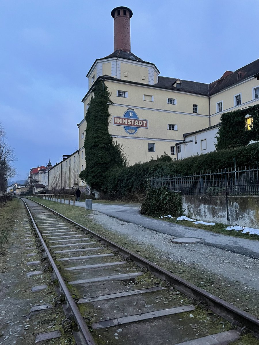 taivas_'s tweet photo. #LockdownEscape diesmal nach #Passau mit DB ICE.
Frage an DB @_DiningCar connoisseurs: Erhm was ist bitte Caffe Crema und es ist echt blöd dass DB Bordpersonal Warmwasser zum Verlängern des Kaffees bonieren muss (obwohl ich dafür nichts zahlen musste) 🙃 https://t.co/4mH1jeNaFs