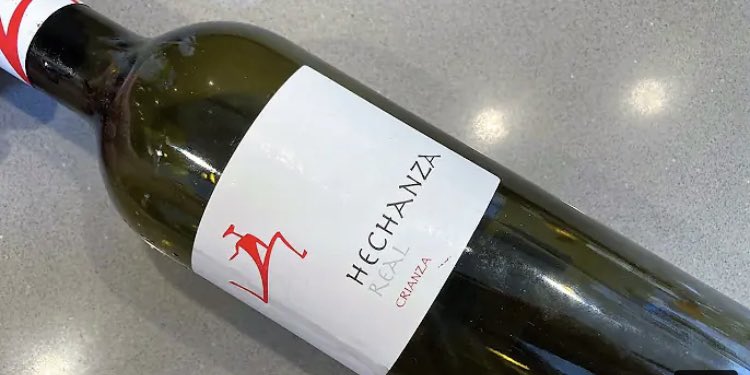 Os hablamos de nuestras impresiones catando este #vino de la variedad Juan García, de la <a href="/DOArribes/">D.O. Arribes</a>, bodegas Arribes del Duero; el #Hechanza Real Crianza.
Nos llegó, junto un queso de <a href="/QuesosHinojosa/">Quesos de Hinojosa</a>, gracias a la @RutaVinoArribes, #CatandoTerritorio. 
youtu.be/x9pqISpI_8g