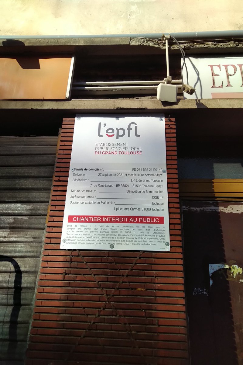 FindeBonnefoy's tweet photo. Voici les deux derniers affichages pour les démolitions à venir au printemps 2022. Ils concernent tout les derniers bâtiments de l'avenue de lyon et du boulevard pierre semard. Ils continuent de détruire la partie à rue des jumeaux pendant ce temps là... https://t.co/AhUHRdLwg8