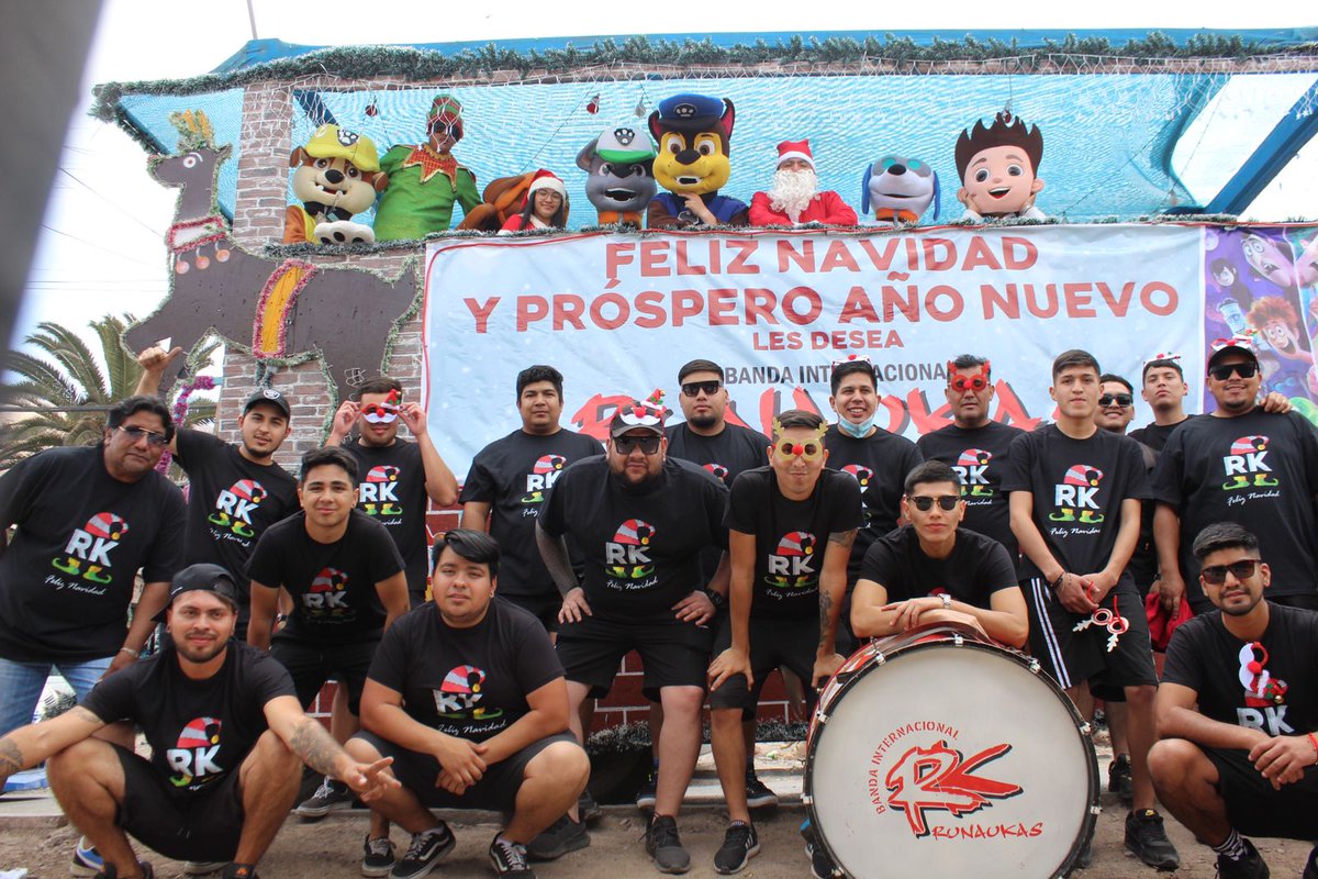 BandaRunaukas's tweet photo. Listos y dispuestos para entregar felicidad y espiritú navideño en nuestros hogares 

Feliz Navidad les desea @BandaRunaukas 🎅🏼🎶🎵

Tradición Iquiqueña 

🔴⚪⚫
#Runaukas https://t.co/yh65t5DFDj