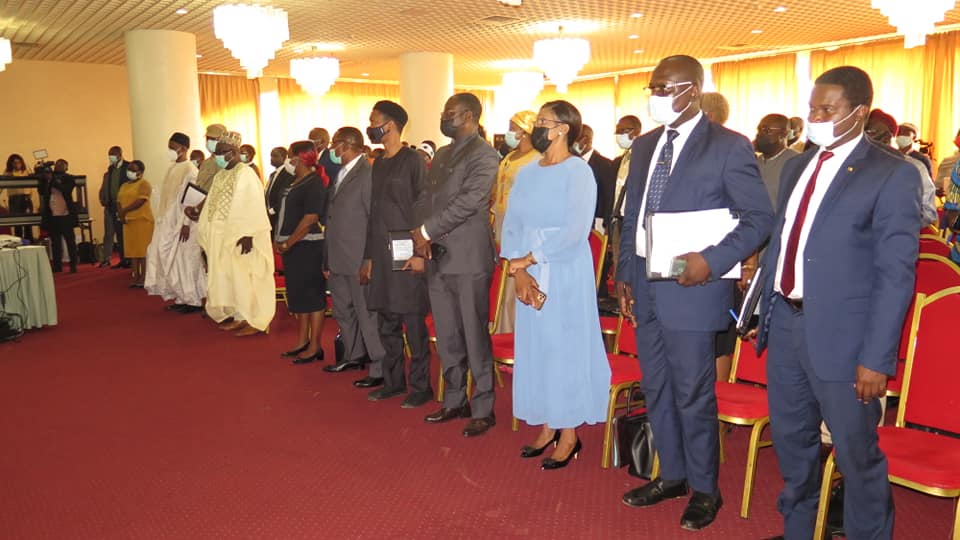 MintourCm's tweet photo. TOURISME GASTRONOMIQUE 
Le Ministre d'Etat, BELLO BOUBA Maigari a présidé ce mardi 07 Décembre 2021, la cérémonie d'ouverture de la table ronde sur la promotion et le développement du tourisme gastronomique au moyen de la propriété intellectuelle au Cameroun. https://t.co/5l16TaHKcZ
