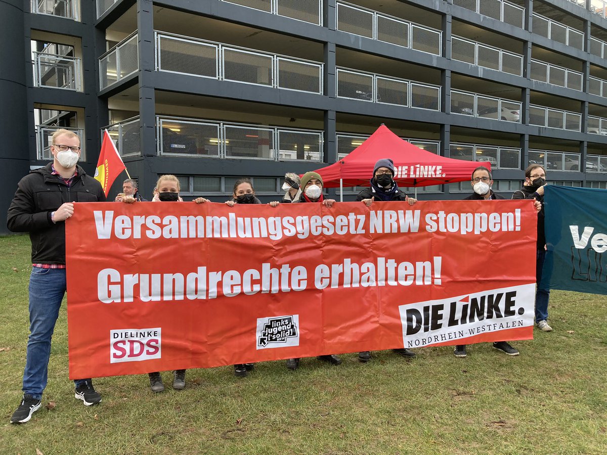 Sich Nazis in den Weg stellen darf nicht verboten werden. #versgnrwstoppen
