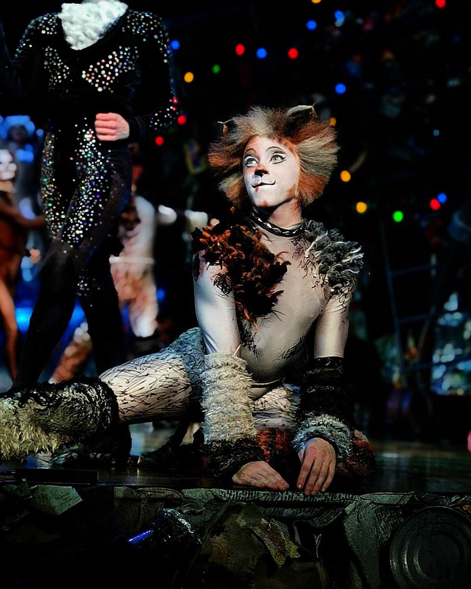theaaronhunt's tweet photo. After a 20 day lockdown here in Vienna, excited to see that we will be back on Tuesday with an audience again @CatsMusical #VBW #RonacherTheatre @MBManagement1 https://t.co/dRtmnNrCcR