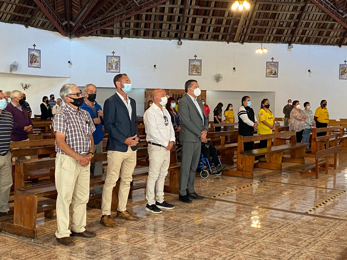 Delegado <a href="/IvanCisternasT/">Iván Cisternas Tapia</a> participó esta mañana en las actividades de celebración de los 102 años del Club Deportivo <a href="/sanluis_qta/">San Luis de Quillota</a> ⚽️ Felicidades a todos los hinchas canarios por este nuevo aniversario 🎂🎉🎊