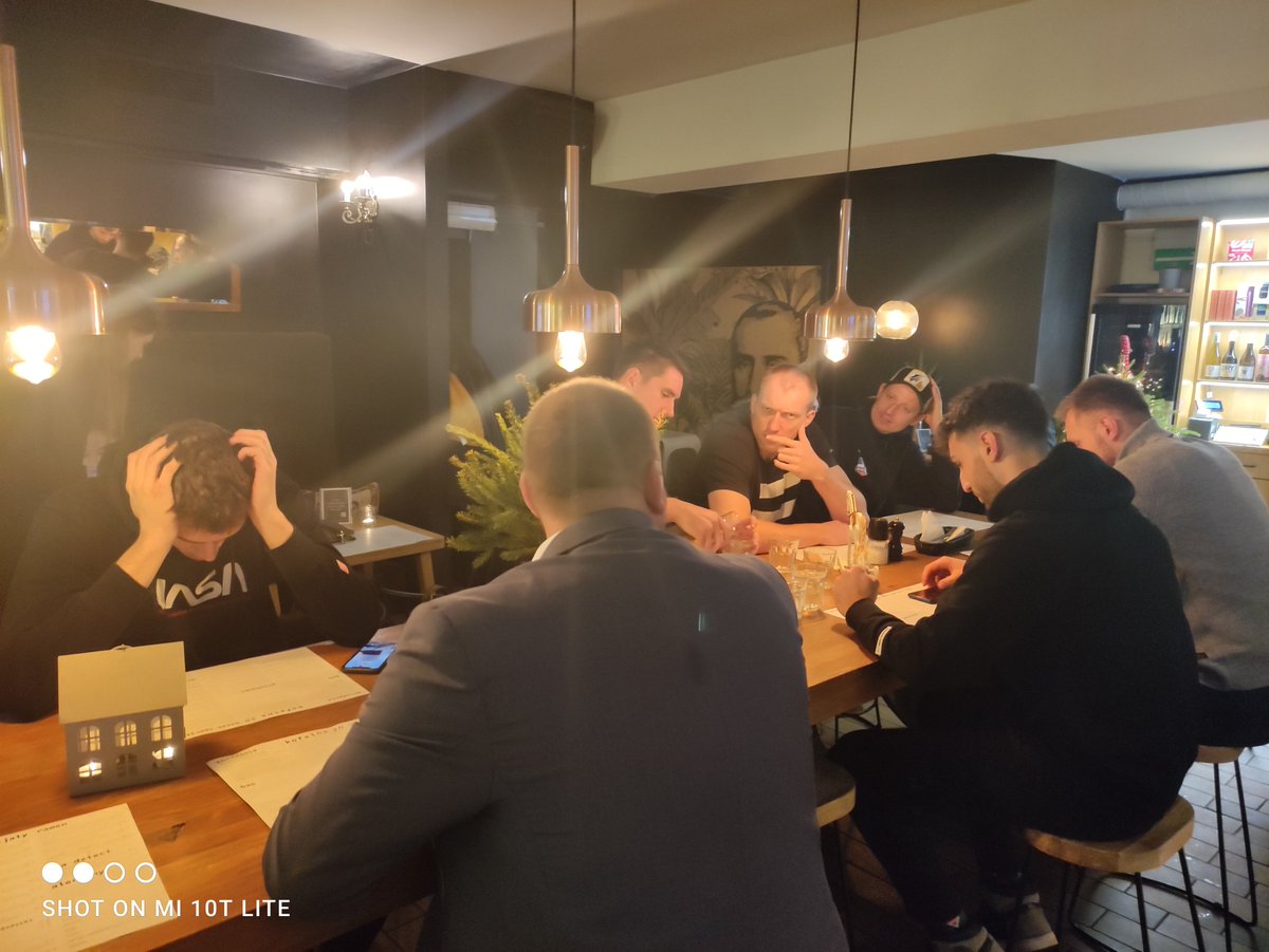 ZAKSAofficial's tweet photo. Wyczerpani muzykowaniem 😋🥳 skorzystaliśmy z zaproszenia naszych przyjaciół z #HardBeans i wyskoczyliśmy na najlepszą kawę w @miasto_opole do Kofeina 2.0 ☕💕Dzięki za gościnę #ZAKSAfamily https://t.co/xyVcUkQdBH